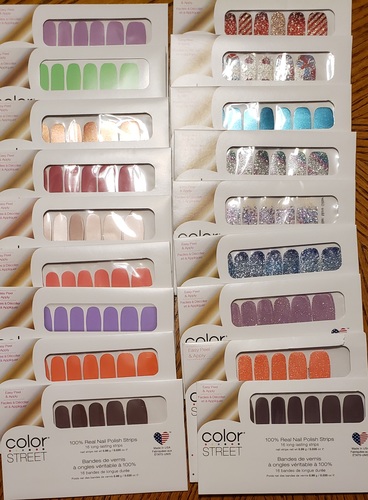~REDUCED!~18 BRAND NEW COLOR STREET NAILS!